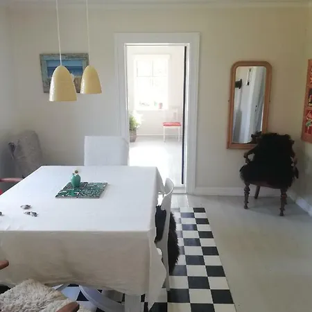 Villa Hus Til Leje I Naturskonne Omgivelser I Lille Hyggelig Landsby. Taet Ved Strand, Skov Og Klint.