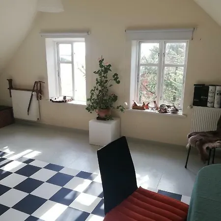 Hus Til Leje I Naturskonne Omgivelser I Lille Hyggelig Landsby. Taet Ved Strand, Skov Og Klint. Villa *